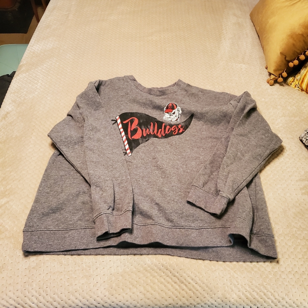 Super cute vintage Georgia sweatshirt